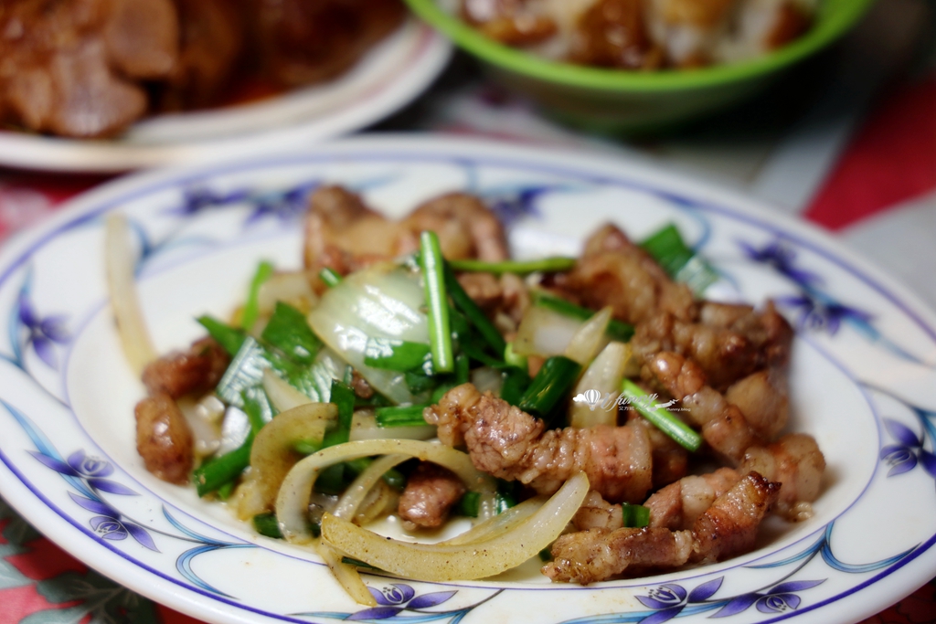 桃園大溪 | 黃記豬腳專賣店 台味手路菜 必點威士忌豬腳 高梁肉 鎮店之寶是90多歲的網紅阿嬤 - ifunny 桃園大溪 | 黃記豬腳專賣店 台味手路菜 必點威士忌豬腳 高梁肉 鎮店之寶是90多歲的網紅阿嬤 - ifunny
