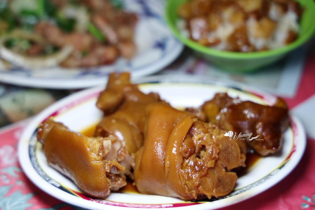 桃園大溪 | 黃記豬腳專賣店 台味手路菜 必點威士忌豬腳 高梁肉 鎮店之寶是90多歲的網紅阿嬤 - ifunny 桃園大溪 | 黃記豬腳專賣店 台味手路菜 必點威士忌豬腳 高梁肉 鎮店之寶是90多歲的網紅阿嬤 - ifunny