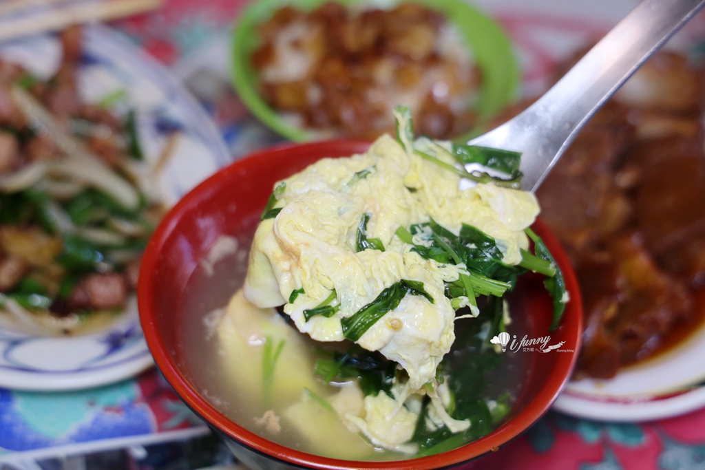 桃園大溪 | 黃記豬腳專賣店 台味手路菜 必點威士忌豬腳 高梁肉 鎮店之寶是90多歲的網紅阿嬤 - ifunny 桃園大溪 | 黃記豬腳專賣店 台味手路菜 必點威士忌豬腳 高梁肉 鎮店之寶是90多歲的網紅阿嬤 - ifunny