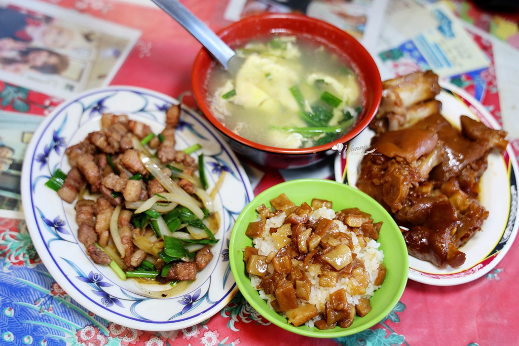 桃園大溪 | 黃記豬腳專賣店 台味手路菜 必點威士忌豬腳 高梁肉 鎮店之寶是90多歲的網紅阿嬤 - ifunny 桃園大溪 | 黃記豬腳專賣店 台味手路菜 必點威士忌豬腳 高梁肉 鎮店之寶是90多歲的網紅阿嬤 - ifunny