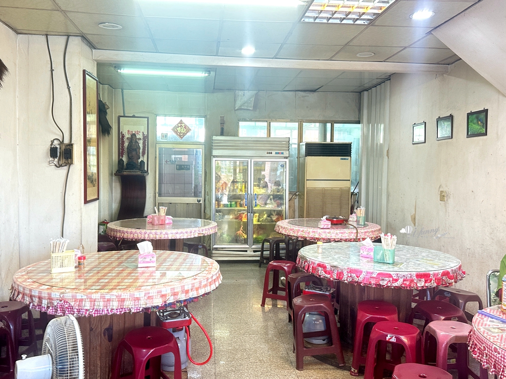 桃園大溪 | 黃記豬腳專賣店 台味手路菜 必點威士忌豬腳 高梁肉 鎮店之寶是90多歲的網紅阿嬤 - ifunny 桃園大溪 | 黃記豬腳專賣店 台味手路菜 必點威士忌豬腳 高梁肉 鎮店之寶是90多歲的網紅阿嬤 - ifunny