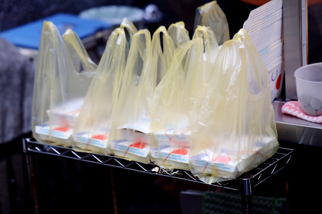 中壢美食 | 扯厚腿 中原夜市必吃排隊小吃 每日限量香煎雞腿排及牛排 平價大份量且美味 - ifunny 中壢美食 | 扯厚腿 中原夜市必吃排隊小吃 每日限量香煎雞腿排及牛排 平價大份量且美味 - ifunny