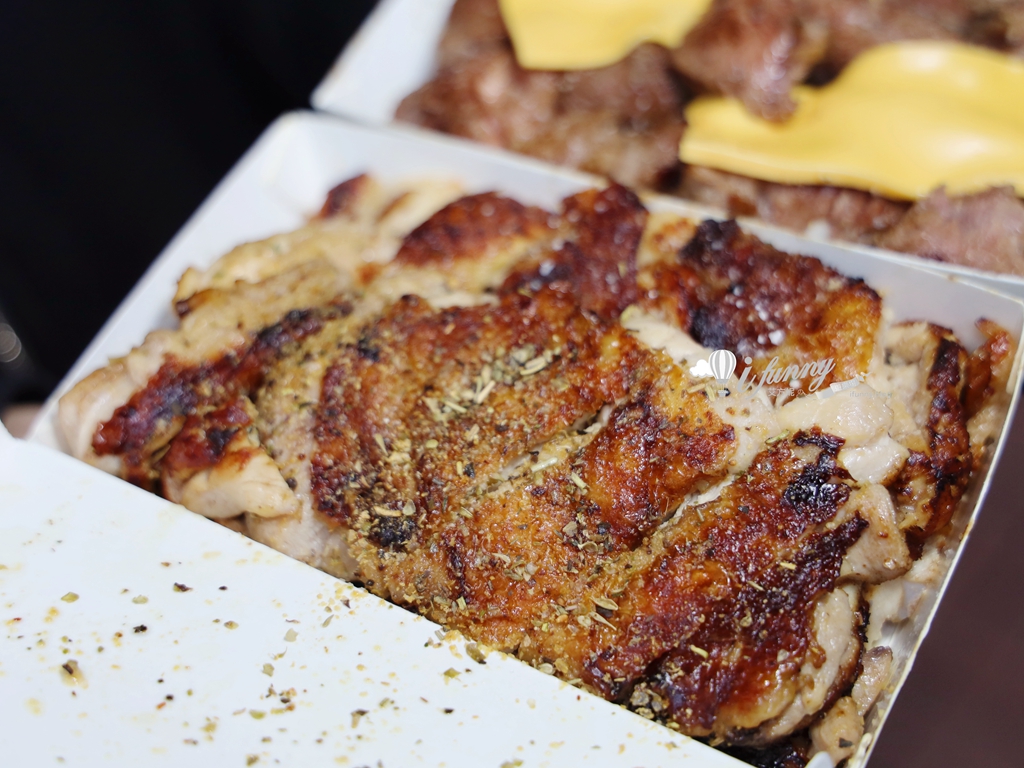 中壢美食 | 扯厚腿 中原夜市必吃排隊小吃 每日限量香煎雞腿排及牛排 平價大份量且美味 - ifunny 中壢美食 | 扯厚腿 中原夜市必吃排隊小吃 每日限量香煎雞腿排及牛排 平價大份量且美味 - ifunny