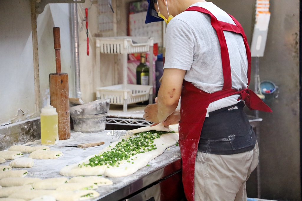 科技大樓站 | 盛味豐炭烤燒餅 人氣排隊美食 除了蔥燒餅 還有蔥酥餅 豆沙酥餅及芝麻糖餅 - ifunny 科技大樓站 | 盛味豐炭烤燒餅 人氣排隊美食 除了蔥燒餅 還有蔥酥餅 豆沙酥餅及芝麻糖餅 - ifunny