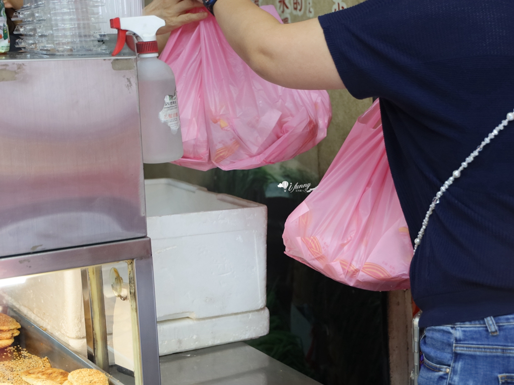 科技大樓站 | 盛味豐炭烤燒餅 人氣排隊美食 除了蔥燒餅 還有蔥酥餅 豆沙酥餅及芝麻糖餅 - ifunny 科技大樓站 | 盛味豐炭烤燒餅 人氣排隊美食 除了蔥燒餅 還有蔥酥餅 豆沙酥餅及芝麻糖餅 - ifunny