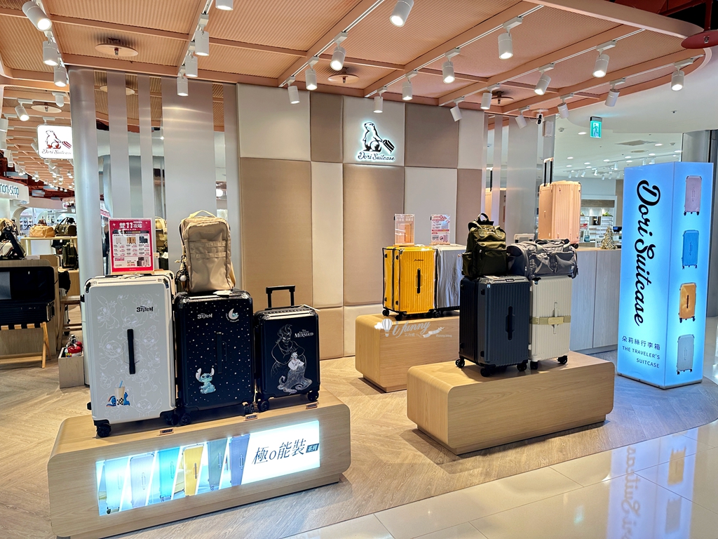 大江購物中心2025最美室內聖誕車站 百大新櫃開幕/聖誕交換禮物 全國獨家全年免費停車的悠遊遊逛街城 - ifunny 大江購物中心2025最美室內聖誕車站 百大新櫃開幕/聖誕交換禮物 全國獨家全年免費停車的悠遊遊逛街城 - ifunny