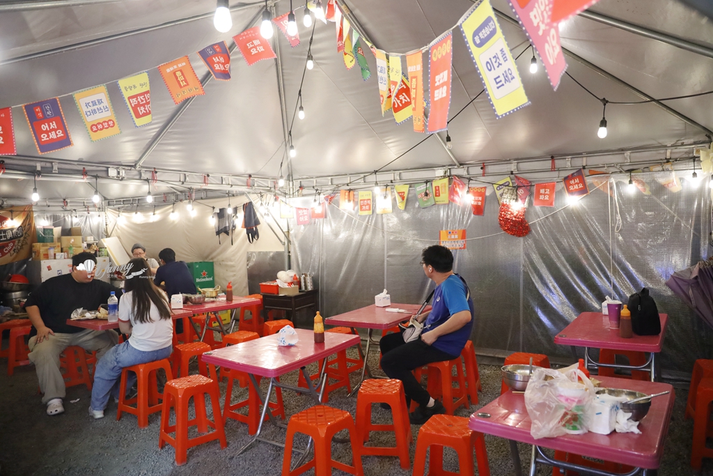 林口韓式料理 | 三清洞韓國路邊小吃攤 還原韓國布帳馬車場景及美食 - ifunny