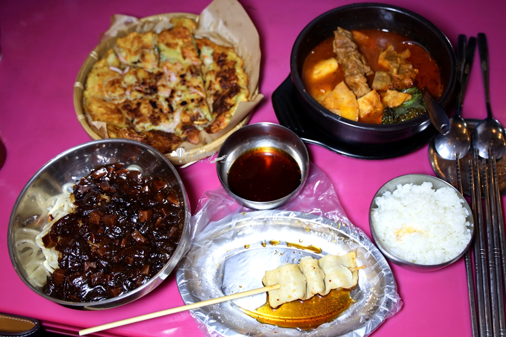 林口韓式料理 | 三清洞韓國路邊小吃攤 還原韓國布帳馬車場景及美食 - ifunny