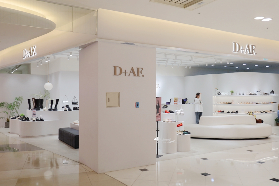 大江購物中心2025最美室內聖誕車站 百大新櫃開幕/聖誕交換禮物 全國獨家全年免費停車的悠遊遊逛街城 - ifunny 大江購物中心2025最美室內聖誕車站 百大新櫃開幕/聖誕交換禮物 全國獨家全年免費停車的悠遊遊逛街城 - ifunny