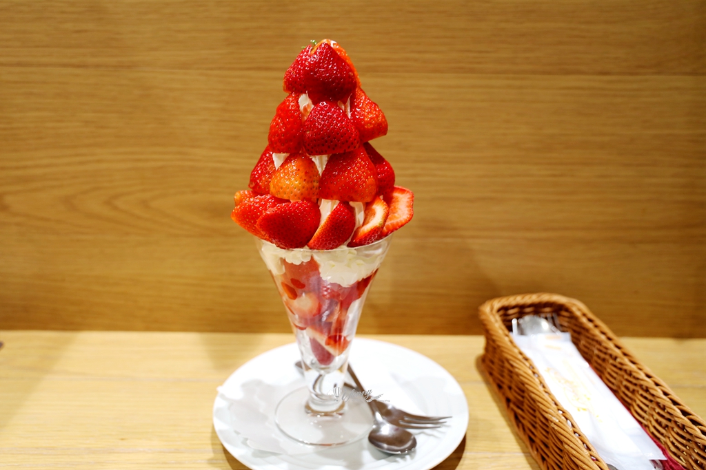 東京車站美食 | 果實園 草莓季必吃甜點 草莓蛋糕草莓巴菲 - ifunny