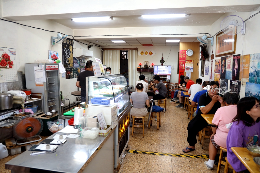 中正紀念堂站 | 老建中麵店 香氣十足的擔擔麵 內用紅茶喝到飽 - ifunny 中正紀念堂站 | 老建中麵店 香氣十足的擔擔麵 內用紅茶喝到飽 - ifunny