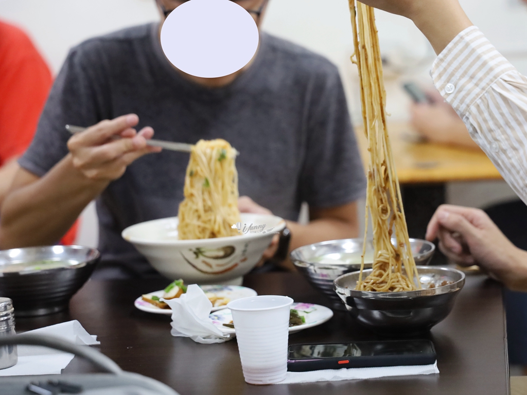 中正紀念堂站 | 老建中麵店 香氣十足的擔擔麵 內用紅茶喝到飽 - ifunny 中正紀念堂站 | 老建中麵店 香氣十足的擔擔麵 內用紅茶喝到飽 - ifunny