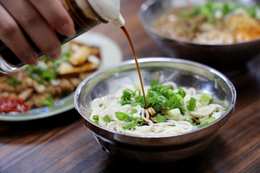 中正紀念堂站 | 老建中麵店 香氣十足的擔擔麵 內用紅茶喝到飽 - ifunny 中正紀念堂站 | 老建中麵店 香氣十足的擔擔麵 內用紅茶喝到飽 - ifunny