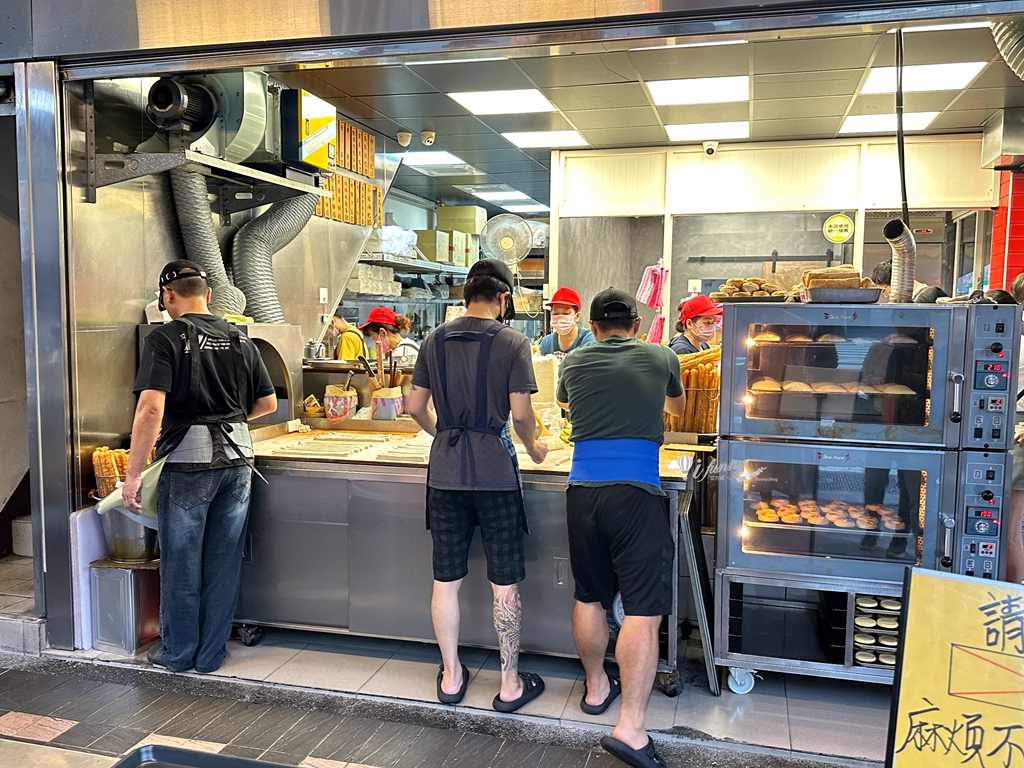 台北中山｜曾家豆漿 超狂人氣現烤蛋塔 燒餅 煎包 - ifunny