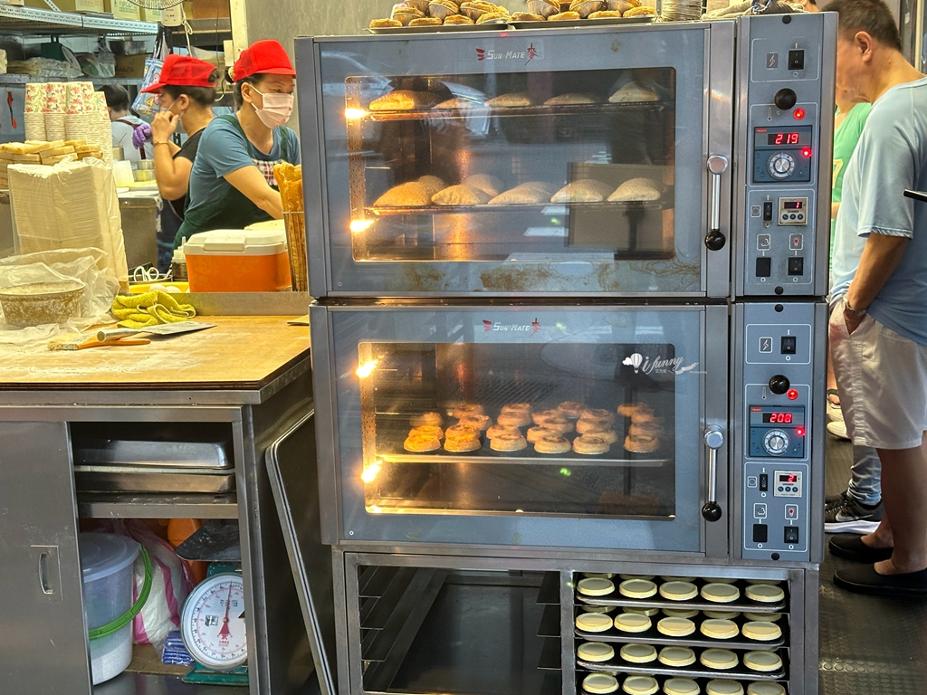 台北中山｜曾家豆漿 超狂人氣現烤蛋塔 燒餅 煎包 - ifunny