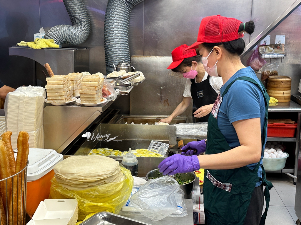 台北中山｜曾家豆漿 超狂人氣現烤蛋塔 燒餅 煎包 - ifunny