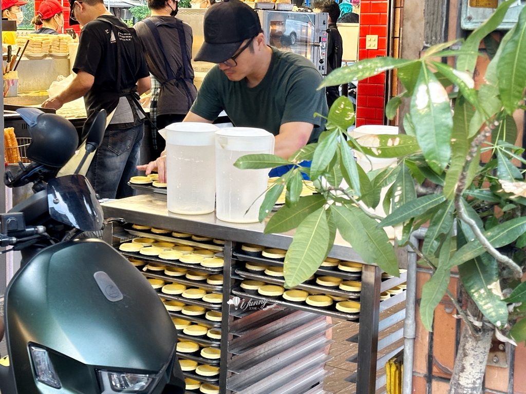 台北中山｜曾家豆漿 超狂人氣現烤蛋塔 燒餅 煎包 - ifunny