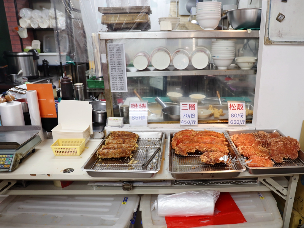 大橋頭站 | 永樂雞捲大王 大稻埕百年老店 雞捲厚實肉條超飽嘴 - ifunny