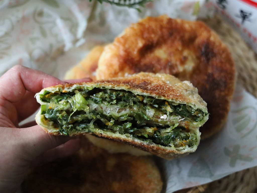 南港站 | 老眷村煎餅 韭菜餅 蘿蔔絲餅 高麗菜餅 紅豆餅 外酥內軟加胡椒好對味 - ifunny