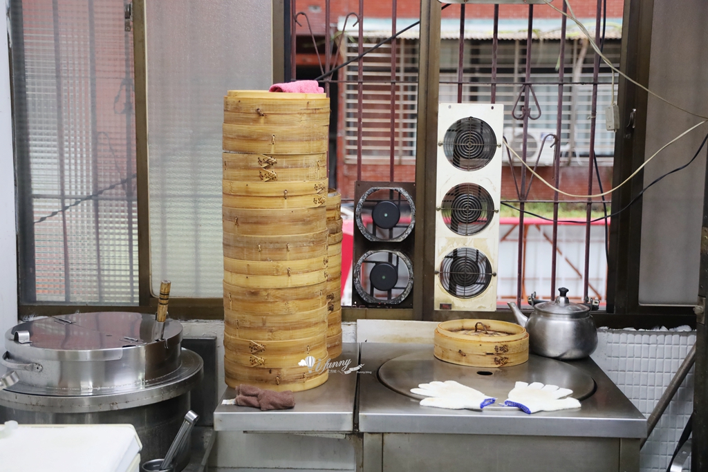 中山國中站 | 發哥筍湯包 上二樓民宅 在別人家客廳用餐 - ifunny