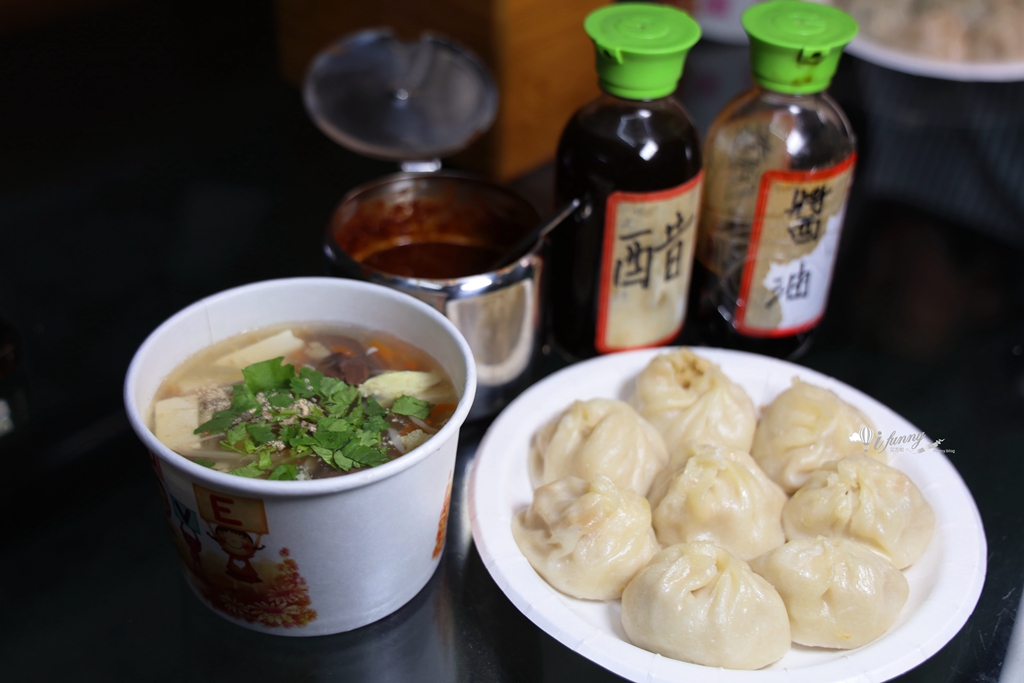 中山國中站 | 發哥筍湯包 上二樓民宅 在別人家客廳用餐 - ifunny