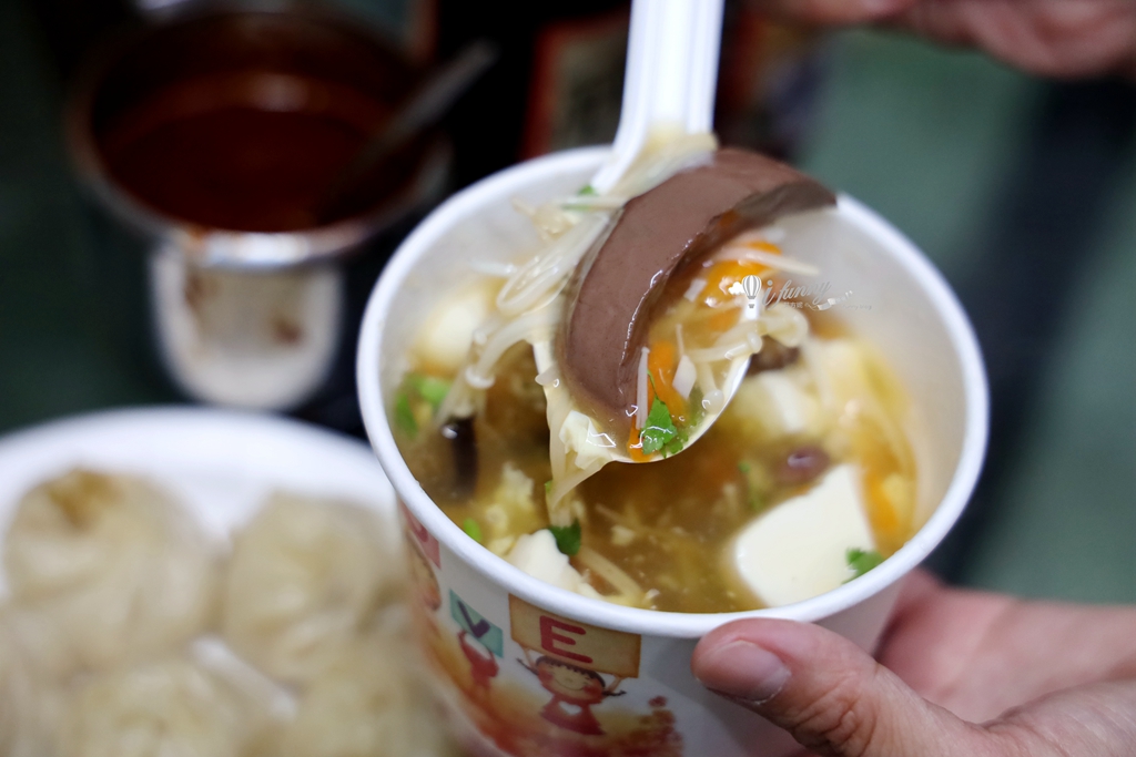 中山國中站 | 發哥筍湯包 上二樓民宅 在別人家客廳用餐 - ifunny