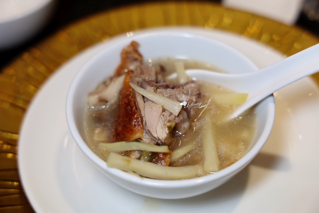 南港站 | 六福萬怡酒店粵亮廣式料理~必吃烤鴨 粵式慢火戰斧牛 琉金龍湯極品鍋 - ifunny 南港站 | 六福萬怡酒店粵亮廣式料理~必吃烤鴨 粵式慢火戰斧牛 琉金龍湯極品鍋 - ifunny