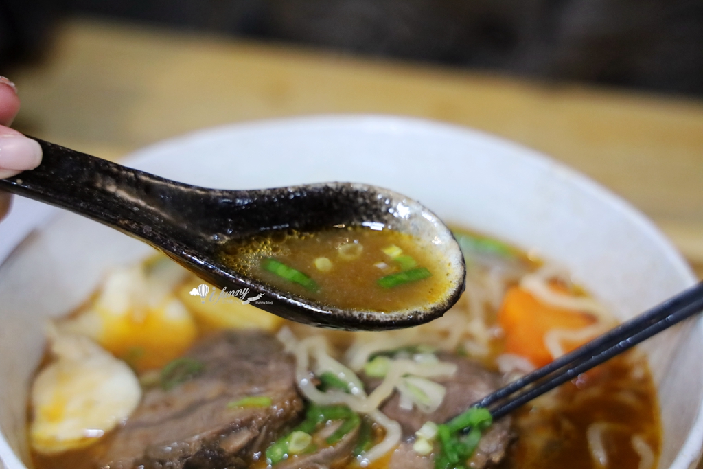 大稻埕 | 小蒔日咖啡 揉合老宅底蘊與現代文青風的咖哩咖啡專賣店 - ifunny