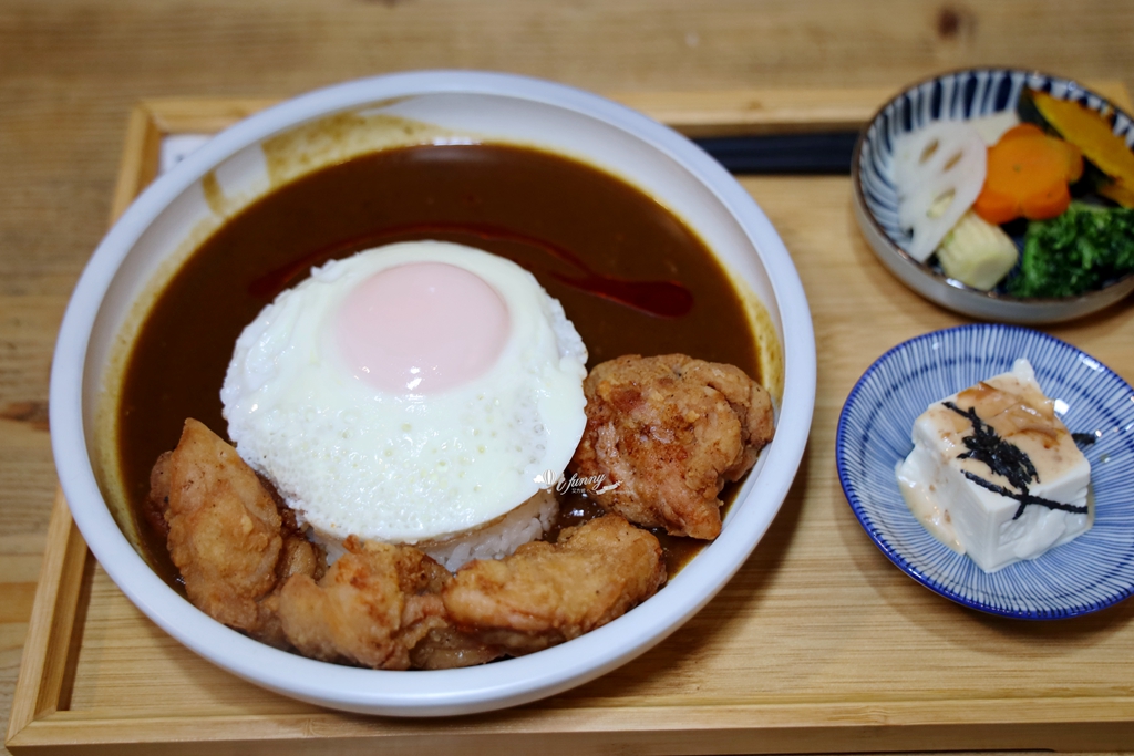 大稻埕 | 小蒔日咖啡 揉合老宅底蘊與現代文青風的咖哩咖啡專賣店 - ifunny