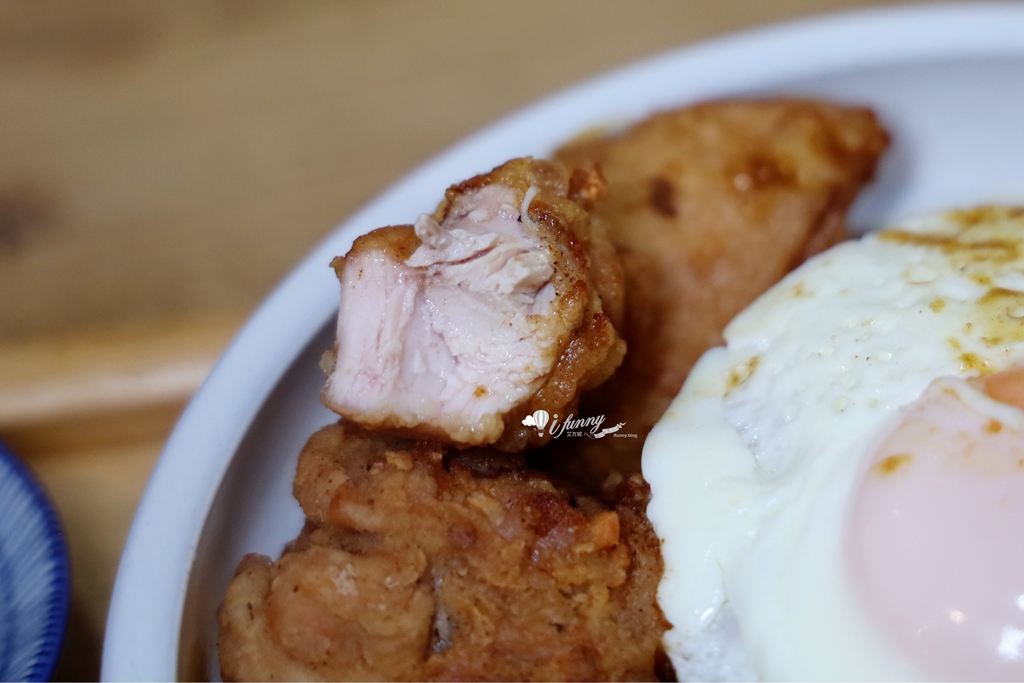 大稻埕 | 小蒔日咖啡 揉合老宅底蘊與現代文青風的咖哩咖啡專賣店 - ifunny