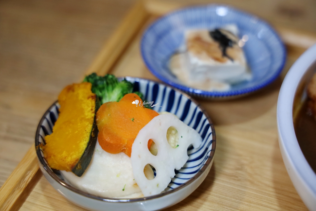 大稻埕 | 小蒔日咖啡 揉合老宅底蘊與現代文青風的咖哩咖啡專賣店 - ifunny