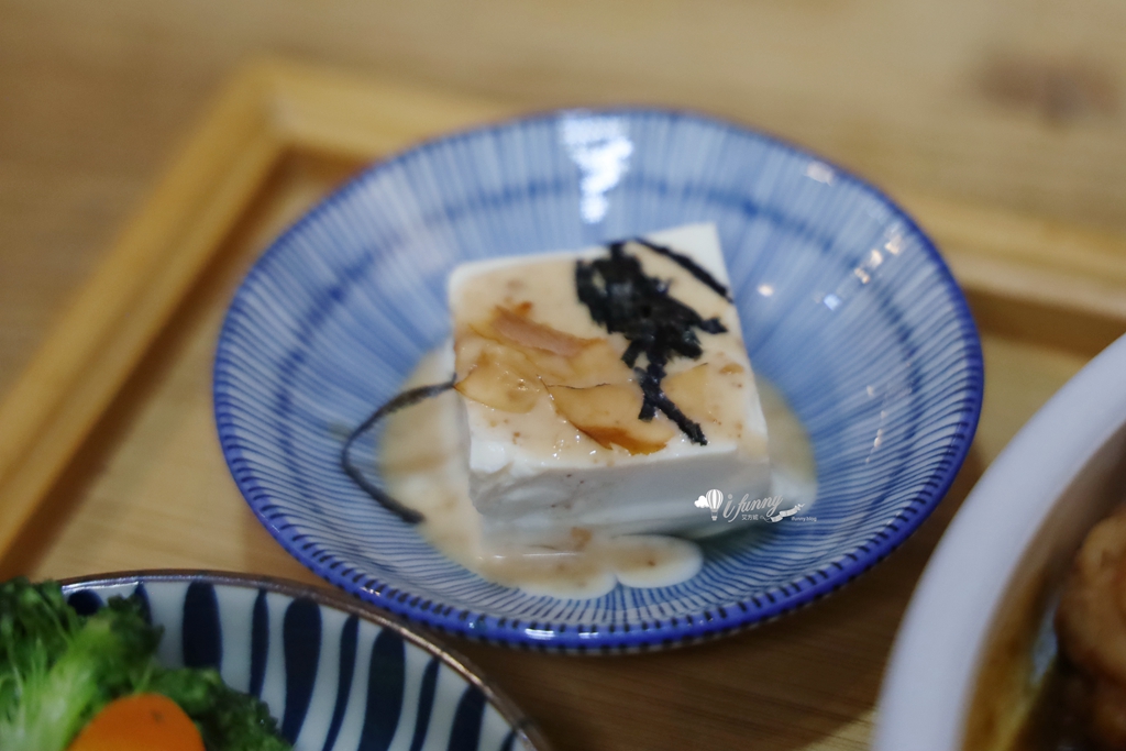 大稻埕 | 小蒔日咖啡 揉合老宅底蘊與現代文青風的咖哩咖啡專賣店 - ifunny