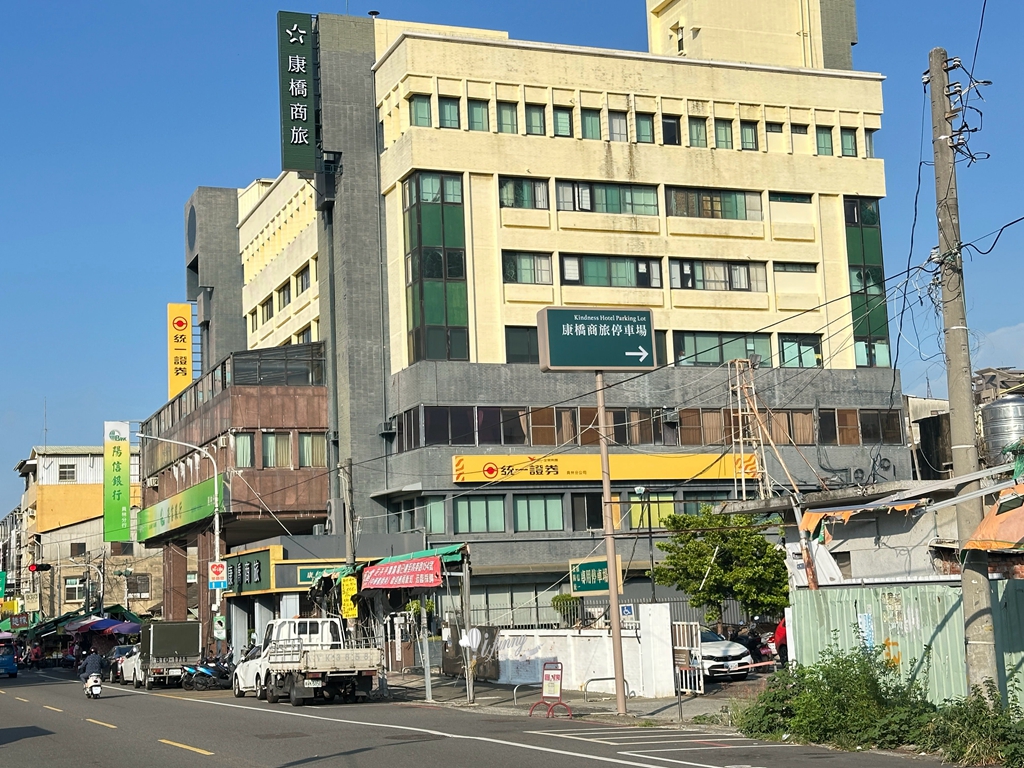 彰化住宿 | 康橋商旅-彰化員林館 免費下午茶 24小時冰淇淋飲料吃到飽 - ifunny 彰化住宿 | 康橋商旅-彰化員林館 免費下午茶 24小時冰淇淋飲料吃到飽 - ifunny