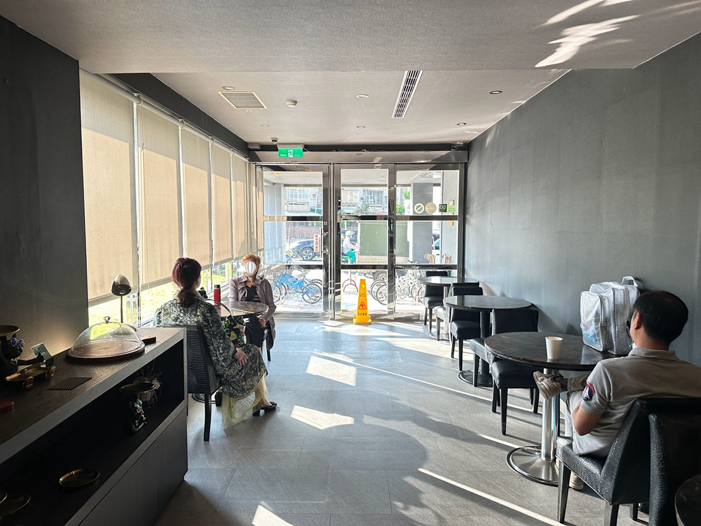 彰化住宿 | 康橋商旅-彰化員林館 免費下午茶 24小時冰淇淋飲料吃到飽 - ifunny 彰化住宿 | 康橋商旅-彰化員林館 免費下午茶 24小時冰淇淋飲料吃到飽 - ifunny