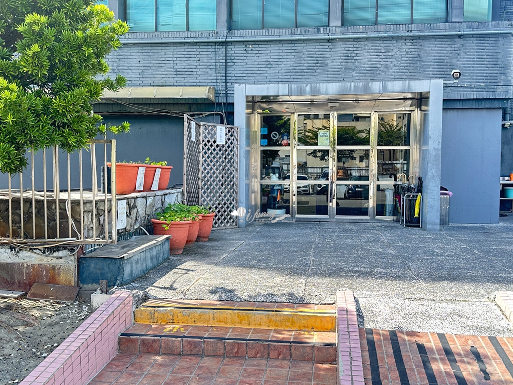 彰化住宿 | 康橋商旅-彰化員林館 免費下午茶 24小時冰淇淋飲料吃到飽 - ifunny 彰化住宿 | 康橋商旅-彰化員林館 免費下午茶 24小時冰淇淋飲料吃到飽 - ifunny