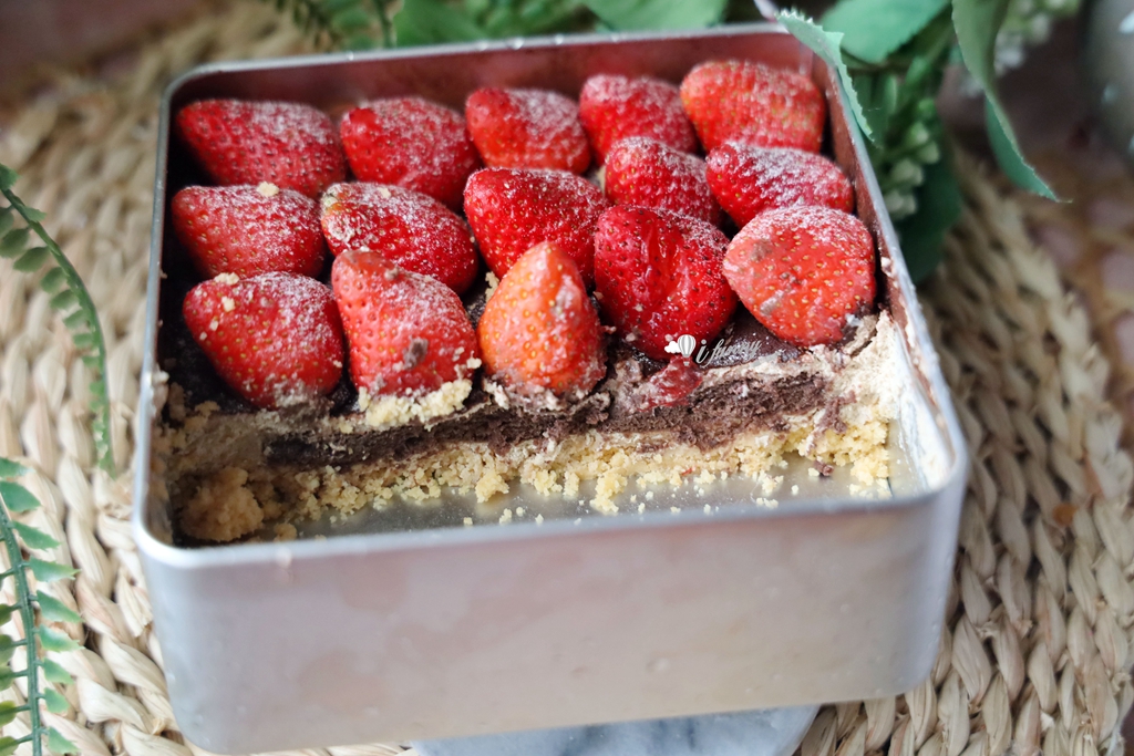 西門站 | 4F劇場咖啡 中山堂古蹟裡 冬季限定 滿滿25顆草莓的提拉米蘇 - ifunny