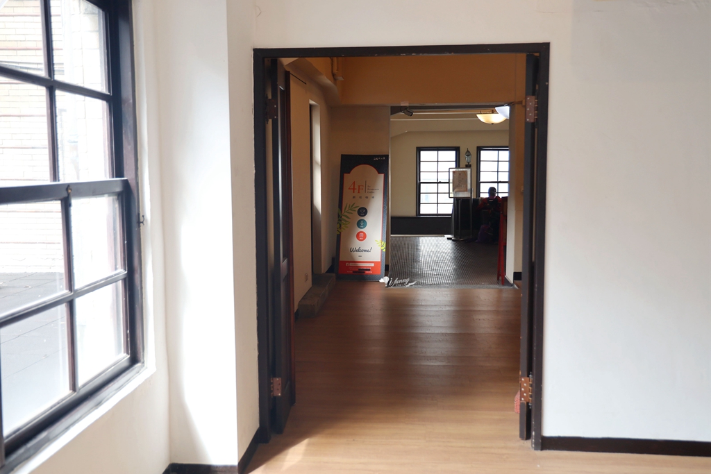 西門站 | 4F劇場咖啡 中山堂古蹟裡 冬季限定 滿滿25顆草莓的提拉米蘇 - ifunny