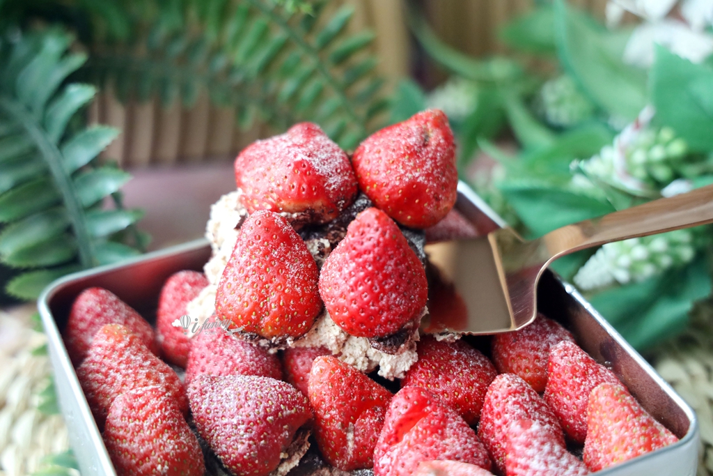 西門站 | 4F劇場咖啡 中山堂古蹟裡 冬季限定 滿滿25顆草莓的提拉米蘇 - ifunny