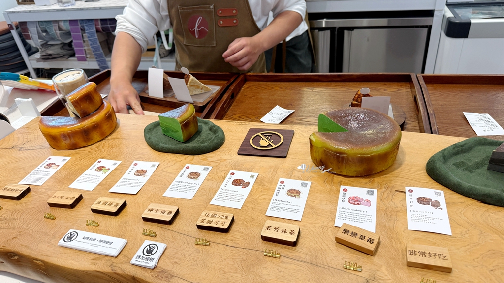 高雄光榮碼頭 | fula coffee芙拉咖啡 巴斯克專門鋪  高流門市 海港玻璃屋咖啡廳 - ifunny