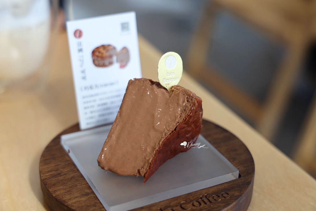 高雄光榮碼頭 | fula coffee芙拉咖啡 巴斯克專門鋪  高流門市 海港玻璃屋咖啡廳 - ifunny