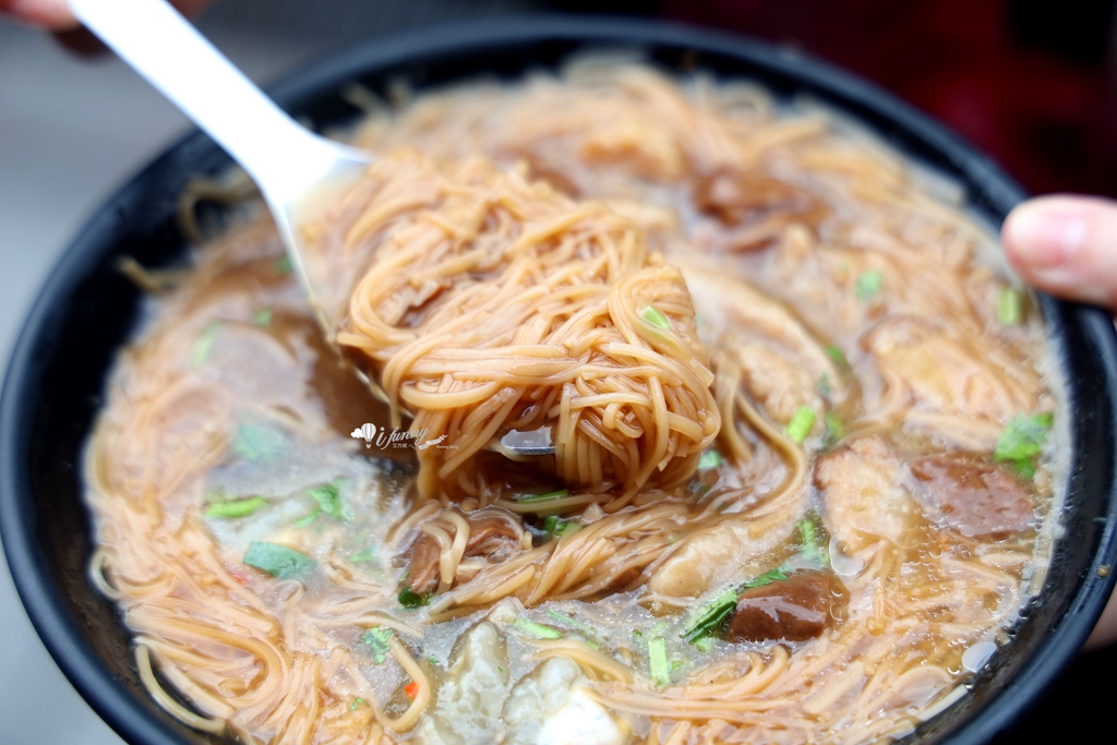 [六張犁站]樂業麵線-料多實在湯頭好的排隊名店 一試就愛上的滷大腸 - ifunny