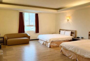 台中住宿推薦 | 禾康商務旅館 寬敞四人房 近捷運備平面停車場 自助式早餐吃到飽