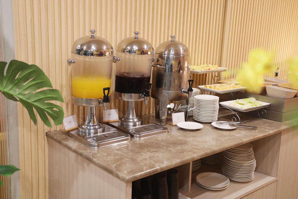 台中住宿推薦 | 禾康商務旅館 寬敞四人房 近捷運備平面停車場 自助式早餐吃到飽 - ifunny