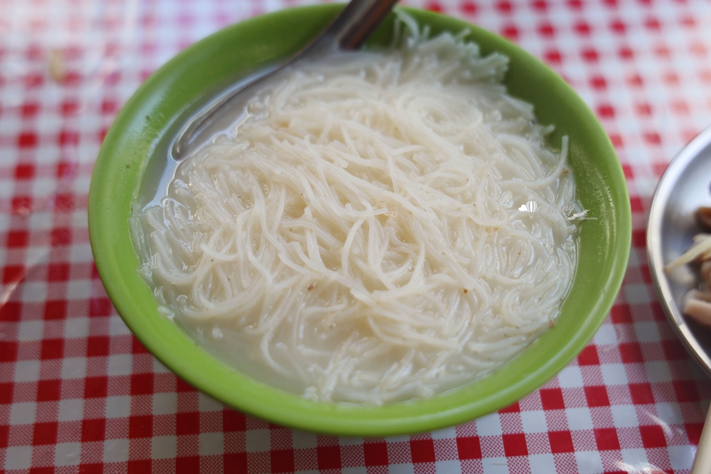 東門站 | 東門無名米粉湯 沒有招牌卻坐滿人 老台北人的早午餐 - ifunny