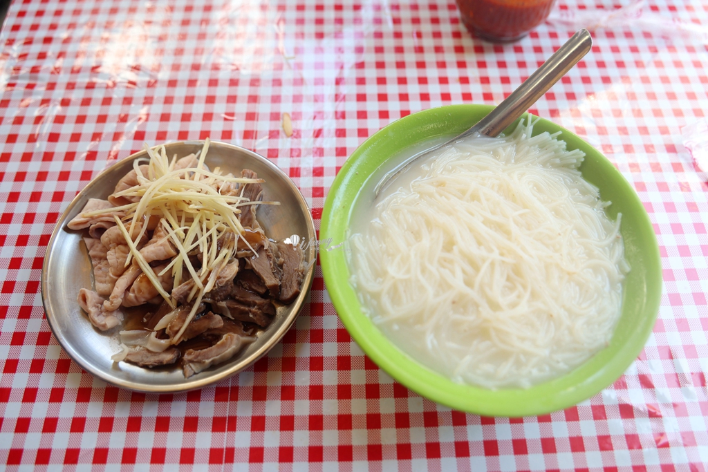 東門站 | 東門無名米粉湯 沒有招牌卻坐滿人 老台北人的早午餐 - ifunny