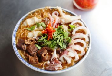 新竹車站美食 | 鴻運小卷麵線 澎湃系麵線 內用還能續麵線