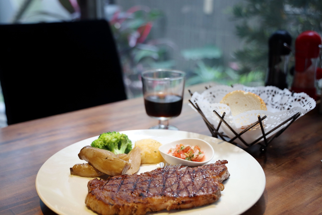 六張犁站 | 亨利客原味炭烤牛排 A5和牛臀心與直火肋眼的極致誘惑 - ifunny 六張犁站 | 亨利客原味炭烤牛排 A5和牛臀心與直火肋眼的極致誘惑 - ifunny