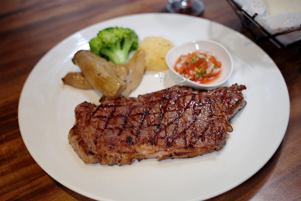 六張犁站 | 亨利客原味炭烤牛排 A5和牛臀心與直火肋眼的極致誘惑 - ifunny 六張犁站 | 亨利客原味炭烤牛排 A5和牛臀心與直火肋眼的極致誘惑 - ifunny