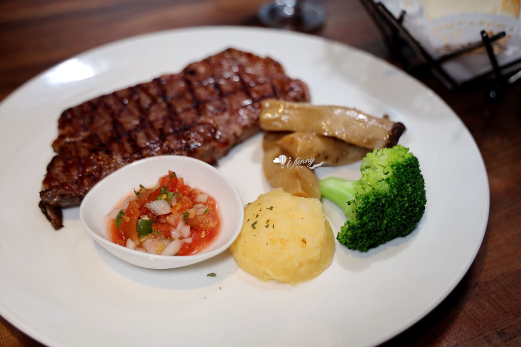 六張犁站 | 亨利客原味炭烤牛排 A5和牛臀心與直火肋眼的極致誘惑 - ifunny 六張犁站 | 亨利客原味炭烤牛排 A5和牛臀心與直火肋眼的極致誘惑 - ifunny