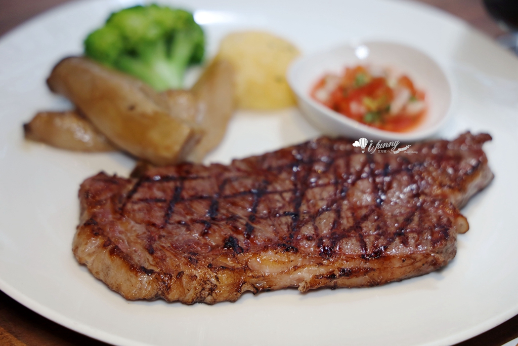 六張犁站 | 亨利客原味炭烤牛排 A5和牛臀心與直火肋眼的極致誘惑 - ifunny 六張犁站 | 亨利客原味炭烤牛排 A5和牛臀心與直火肋眼的極致誘惑 - ifunny